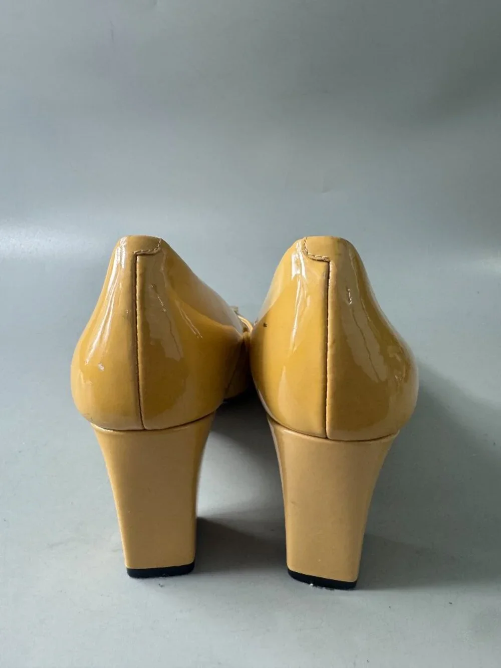 Tory Burch Designer Tan Patent Leather Heel Pumps Size 5 M